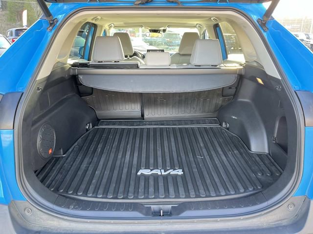 Used 2020 Toyota RAV4 XLE Premium image 19