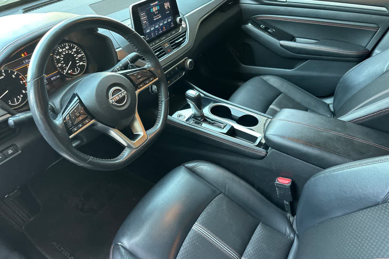 Used 2023 Nissan Altima 2.5 SR FWD image 14