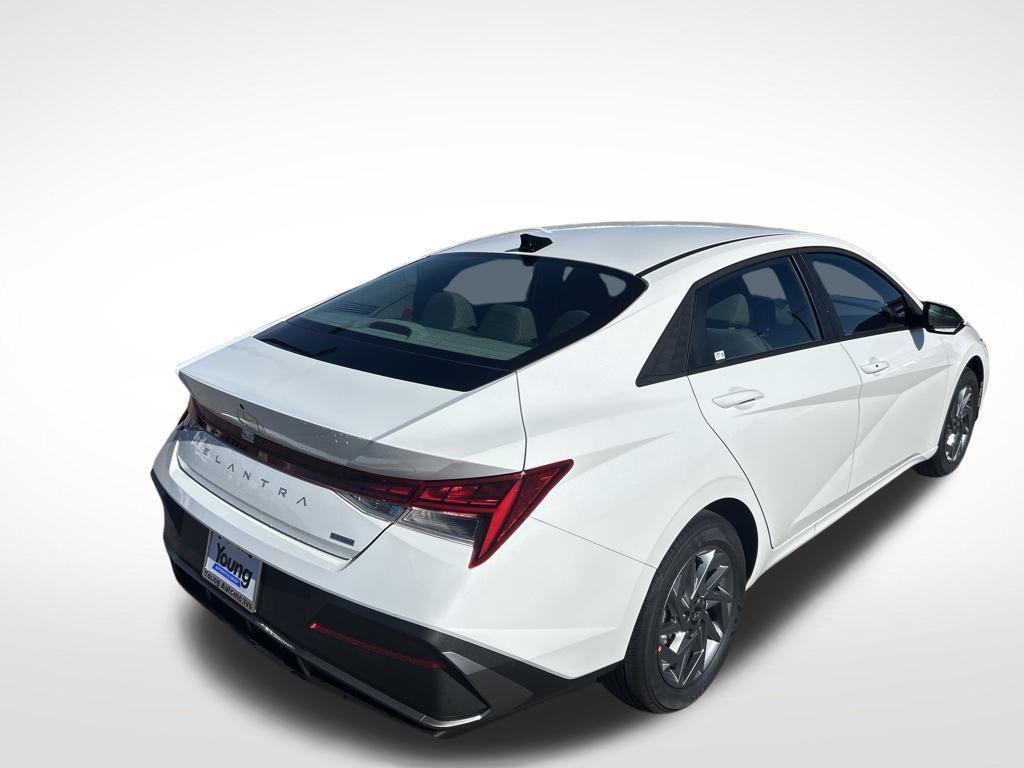 New 2026 Hyundai Elantra Blue image 5