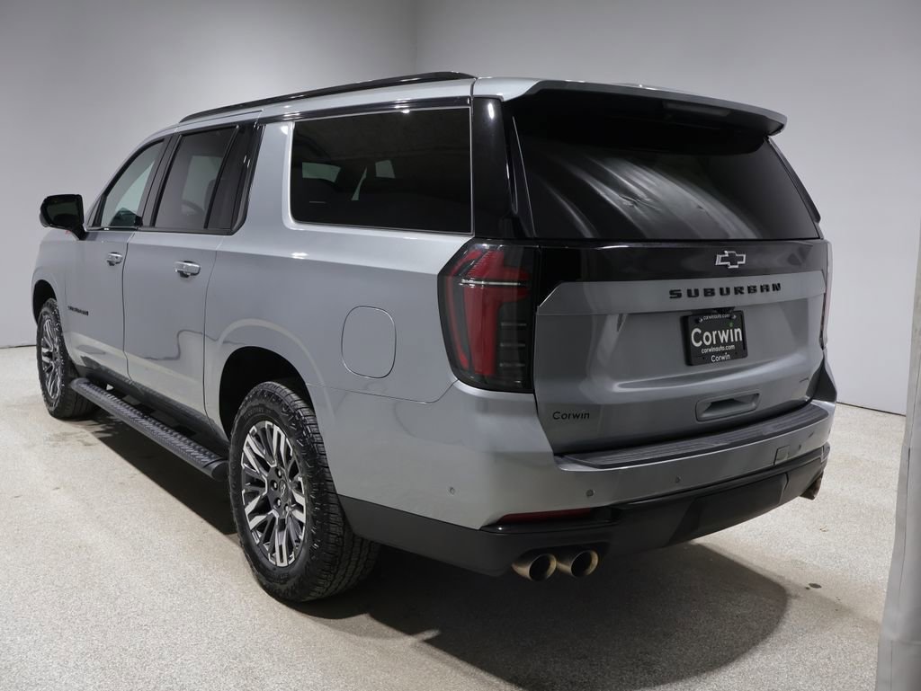 Used 2025 Chevrolet Suburban Z71 image 5