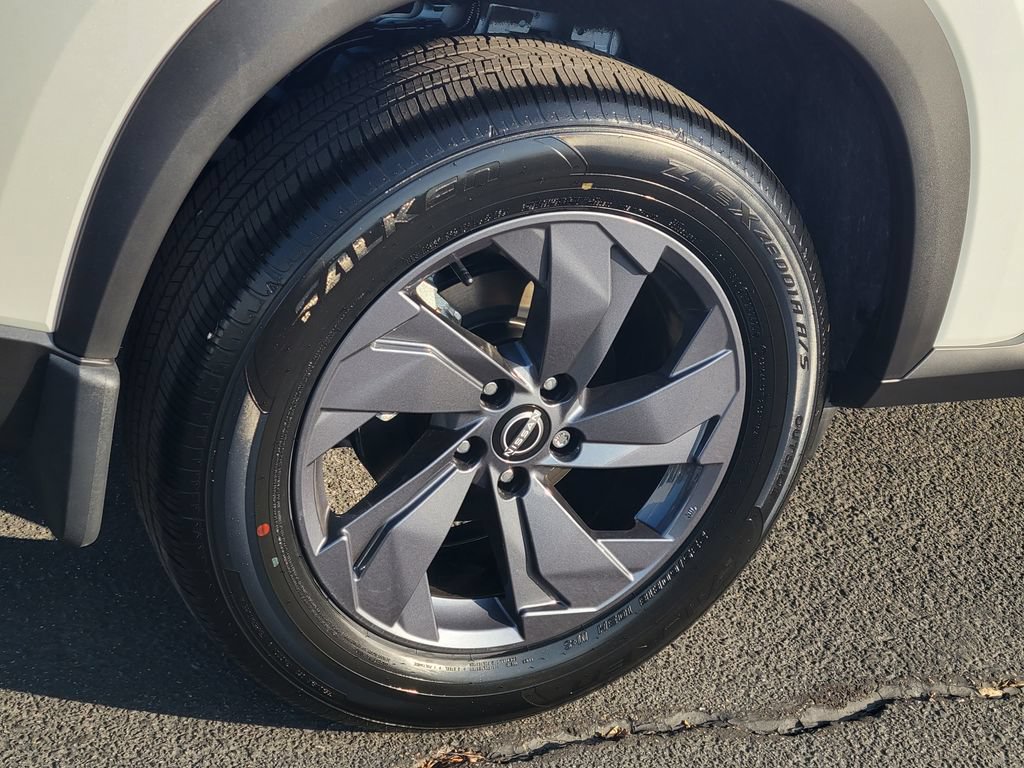 New 2026 Nissan Rogue SV w/ Cold Weather Package FWD image 3