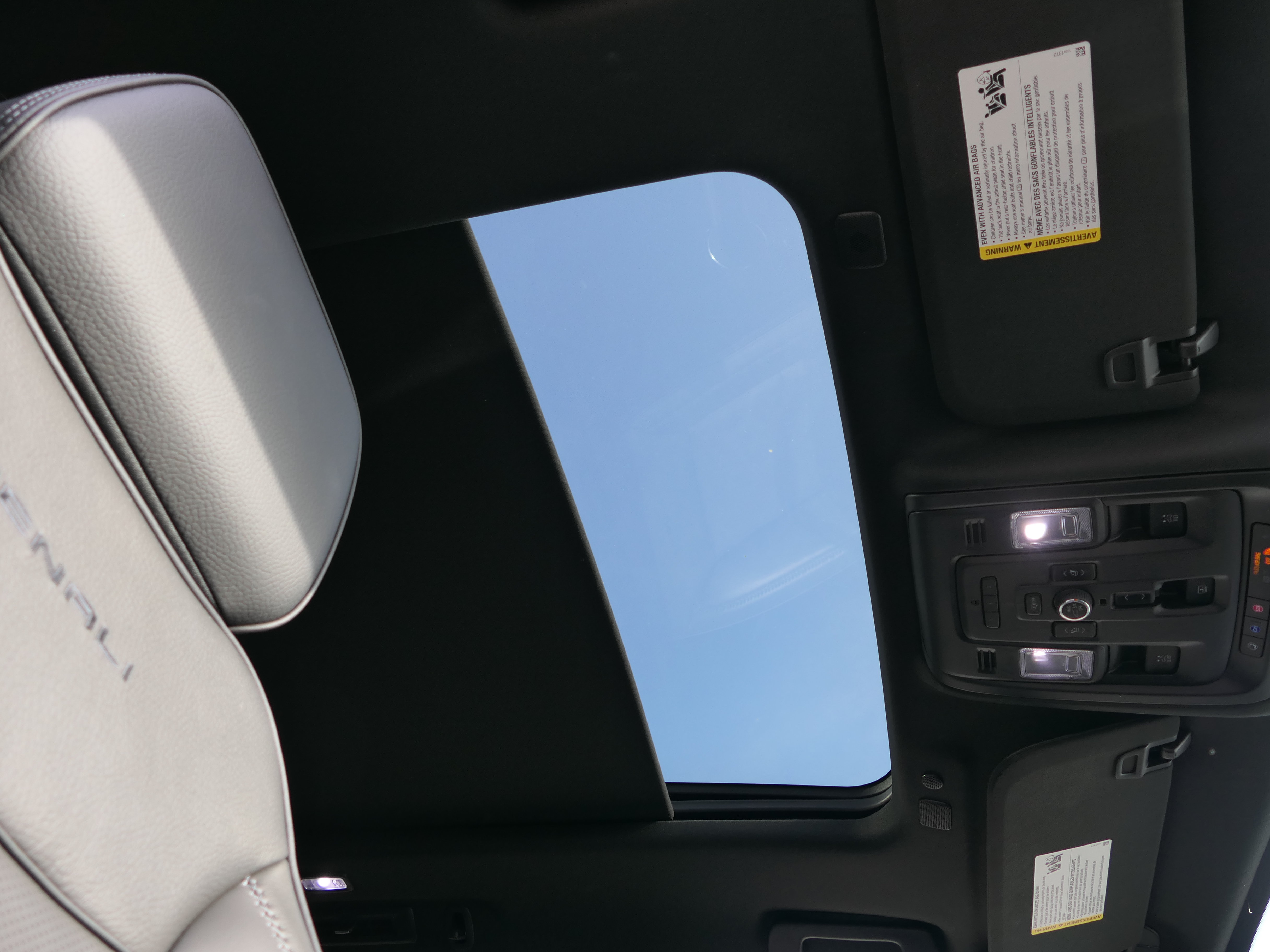 Used 2023 GMC Yukon Denali RWD image 30