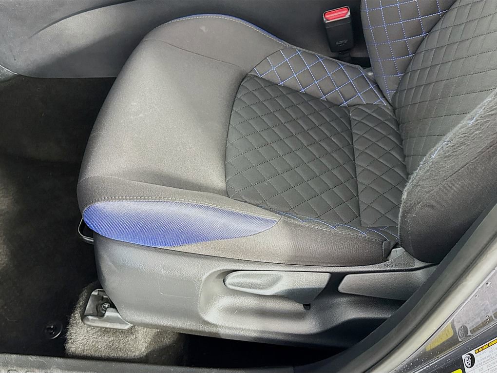 Used 2022 Toyota C-HR XLE image 24