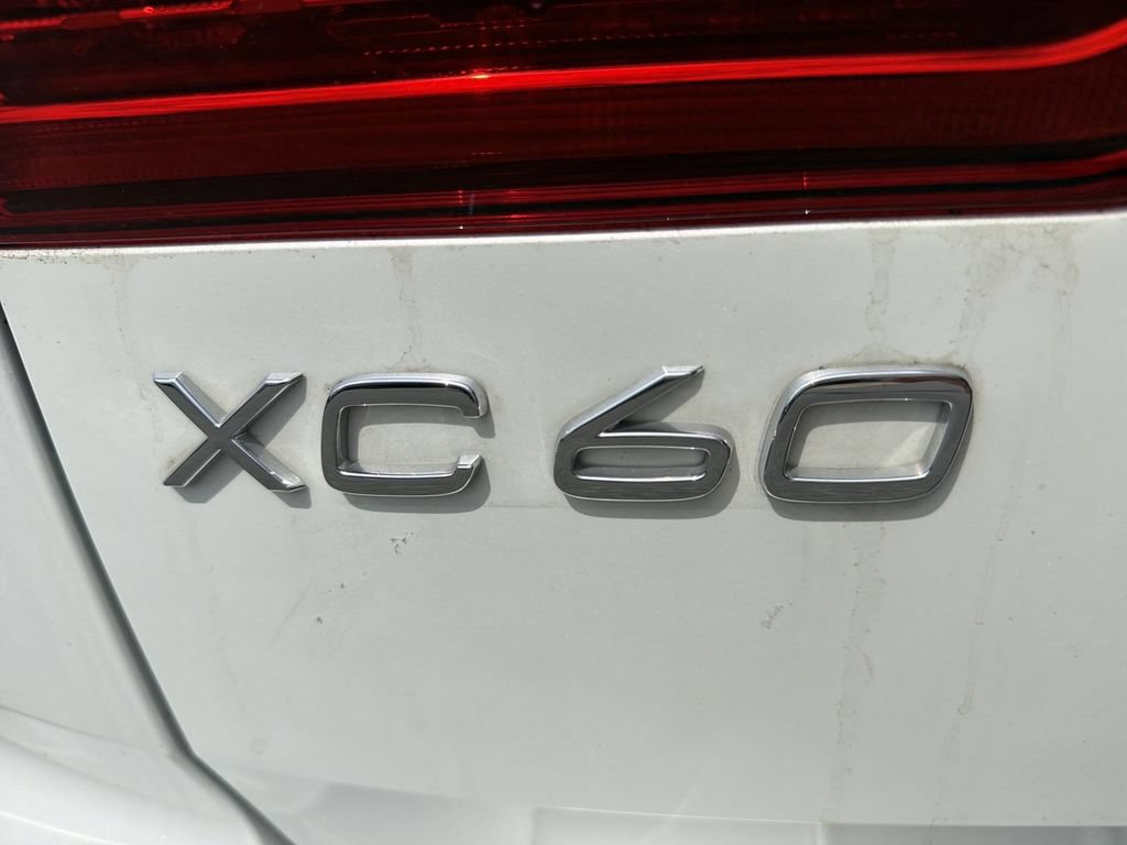 Used 2018 Volvo XC60 T6 Momentum w/ Advanced Package AWD/4WD image 15