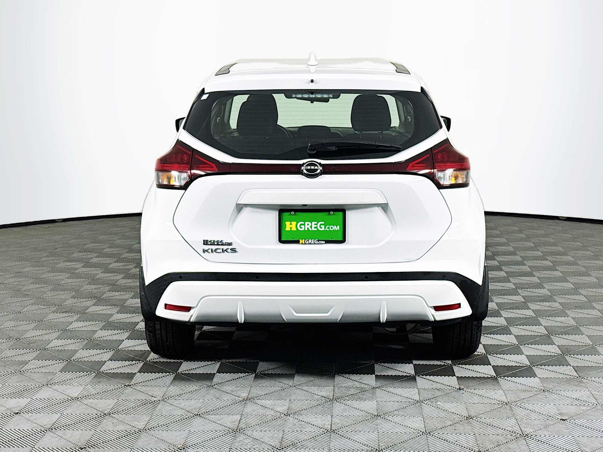 Used 2022 Nissan Kicks S image 8