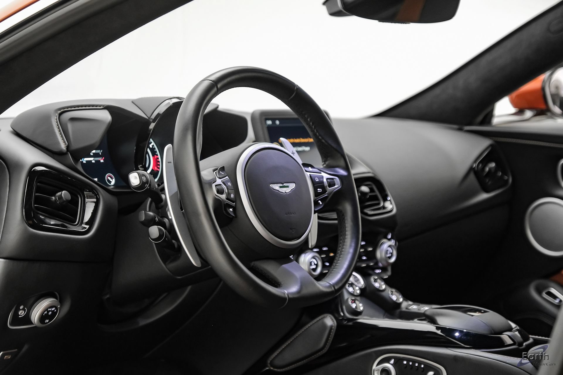 Used 2019 Aston Martin V8 Vantage Coupe RWD image 45