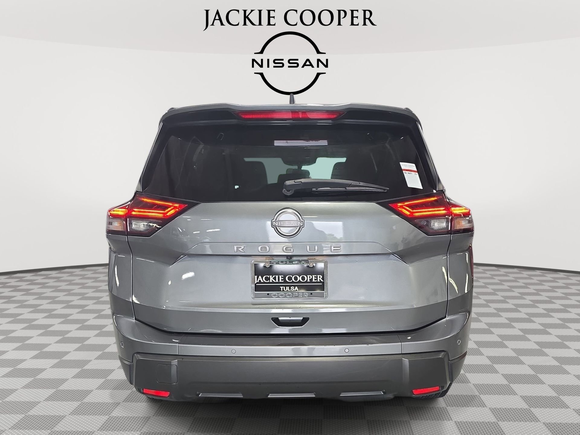 Used 2024 Nissan Rogue S FWD image 6