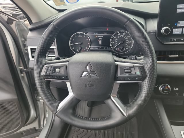 Used 2024 Mitsubishi Outlander SE FWD image 27