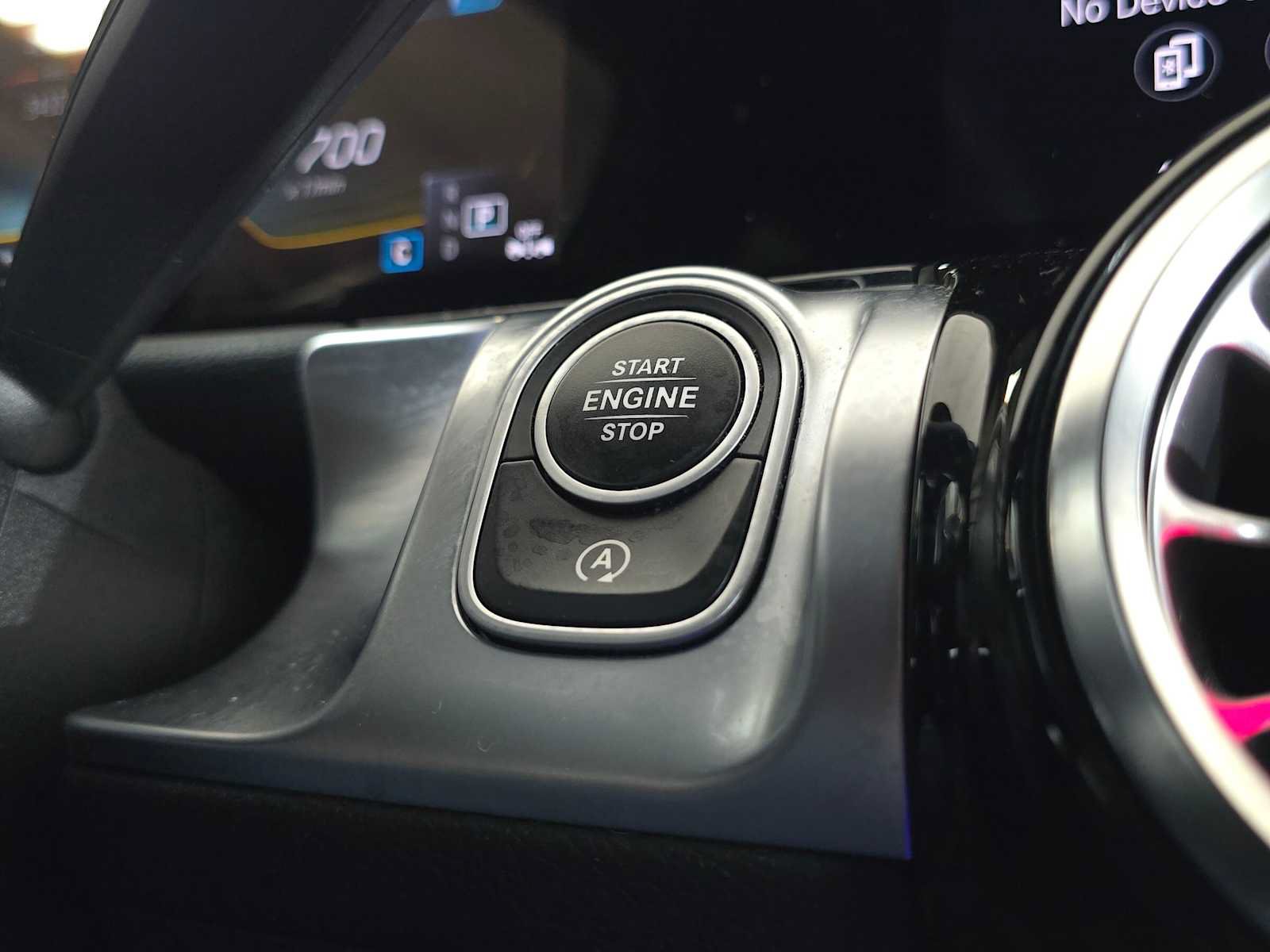 Used 2023 Mercedes-Benz GLB 35 AMG 4MATIC image 35