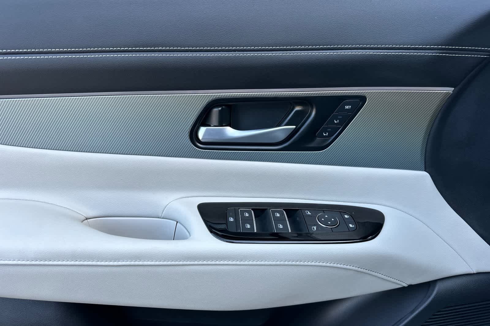 New 2025 Nissan Murano SL image 12