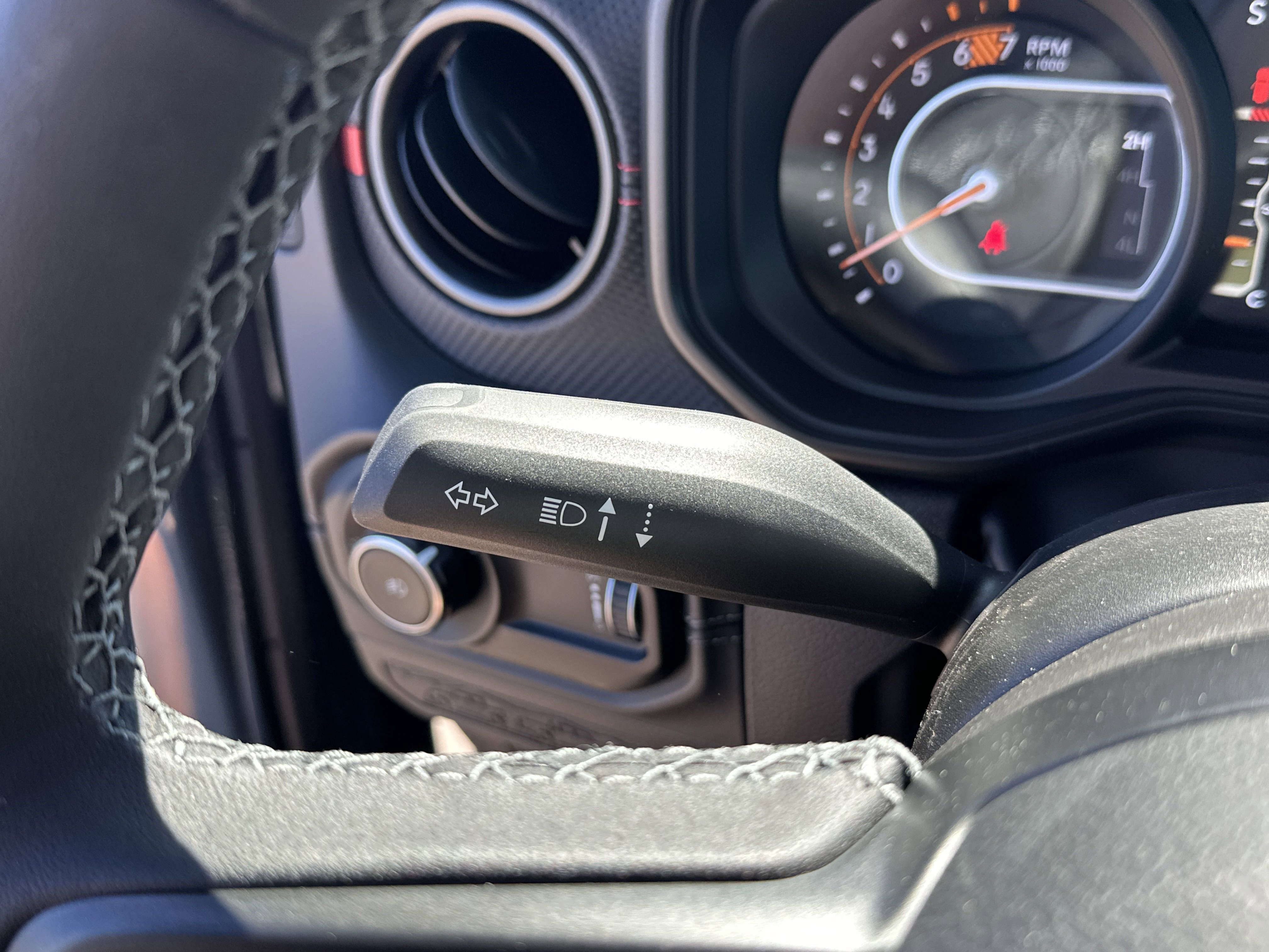 New 2025 Jeep Wrangler Unlimited Rubicon w/ Convenience Group image 18