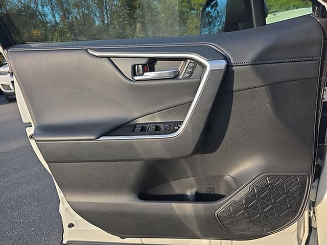 Used 2022 Toyota RAV4 XSE image 60