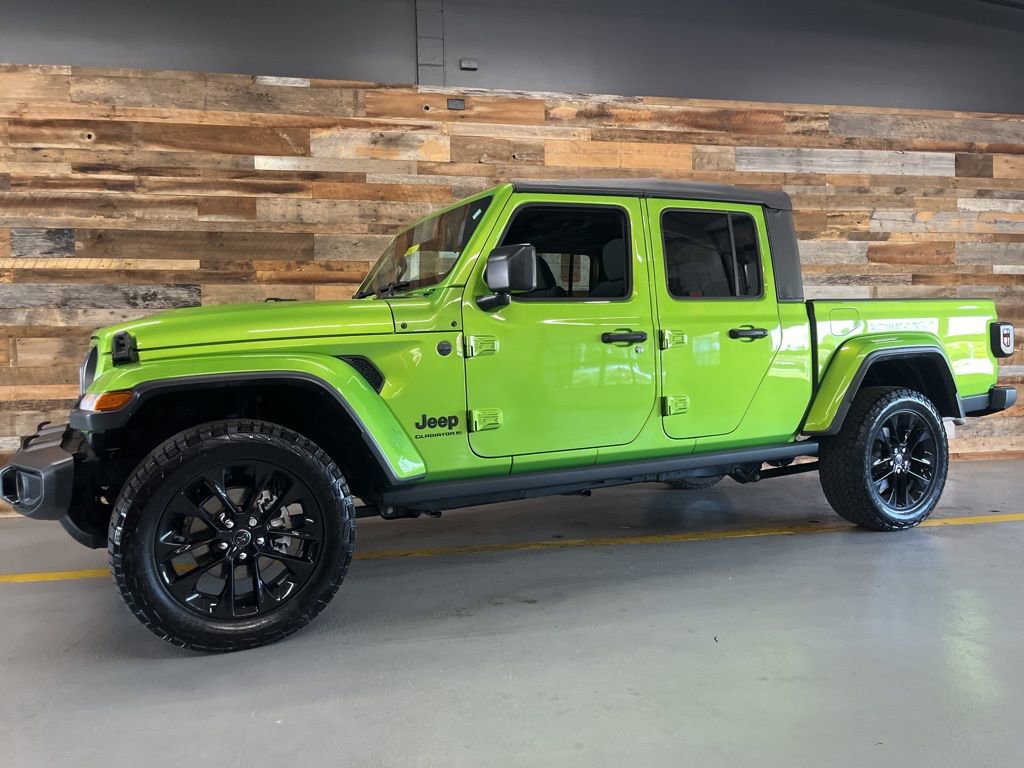 Used 2025 Jeep Gladiator Sport image 17