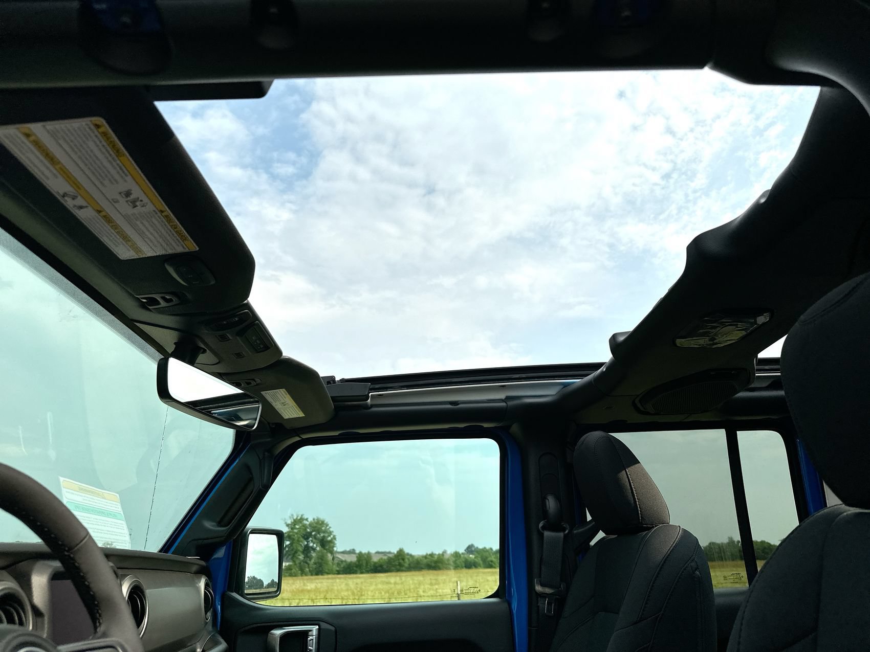 New 2023 Jeep Wrangler Unlimited w/ Sun & Screen Package AWD/4WD image 22