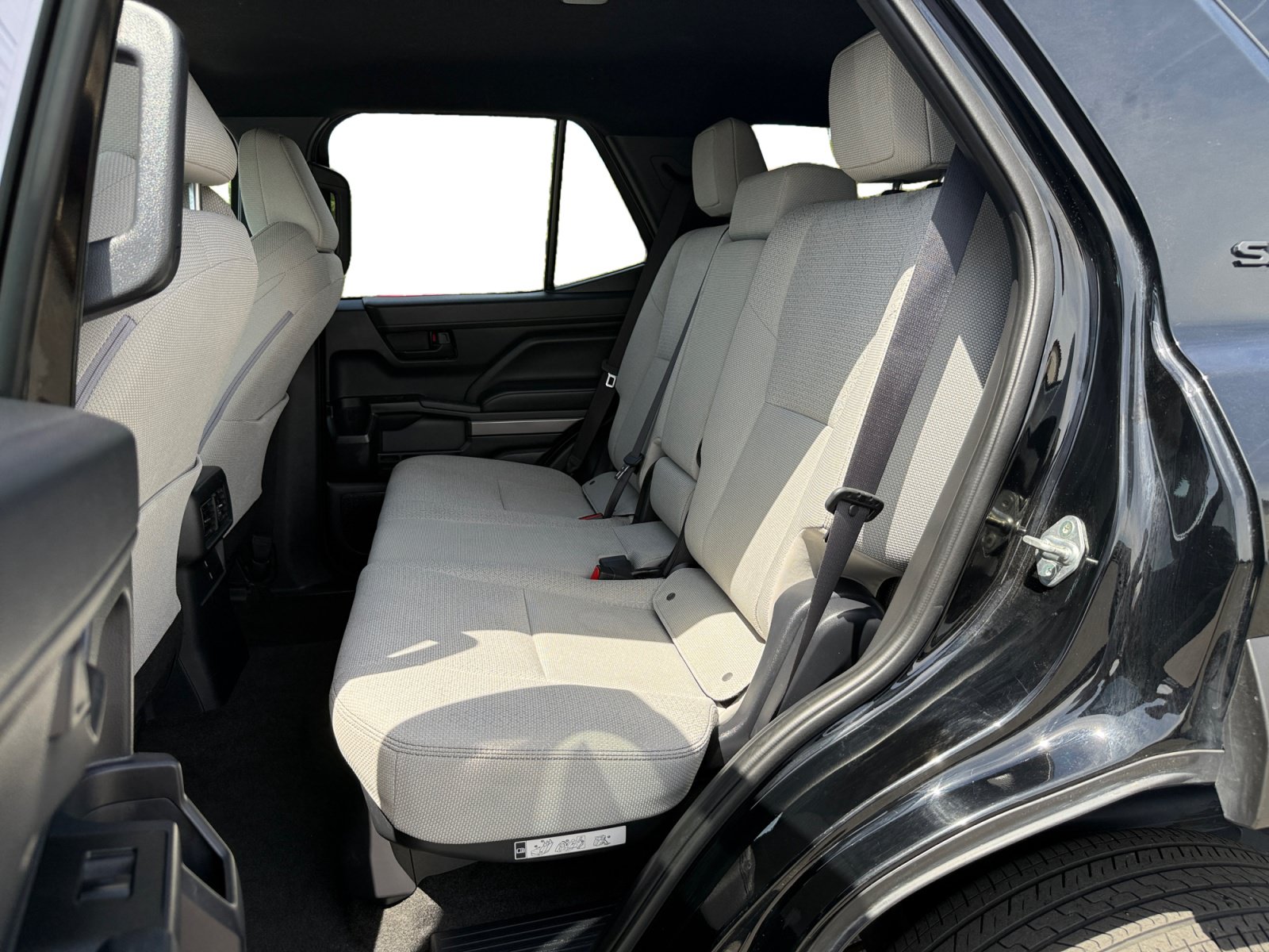 Used 2025 Toyota 4Runner SR5 AWD/4WD image 16