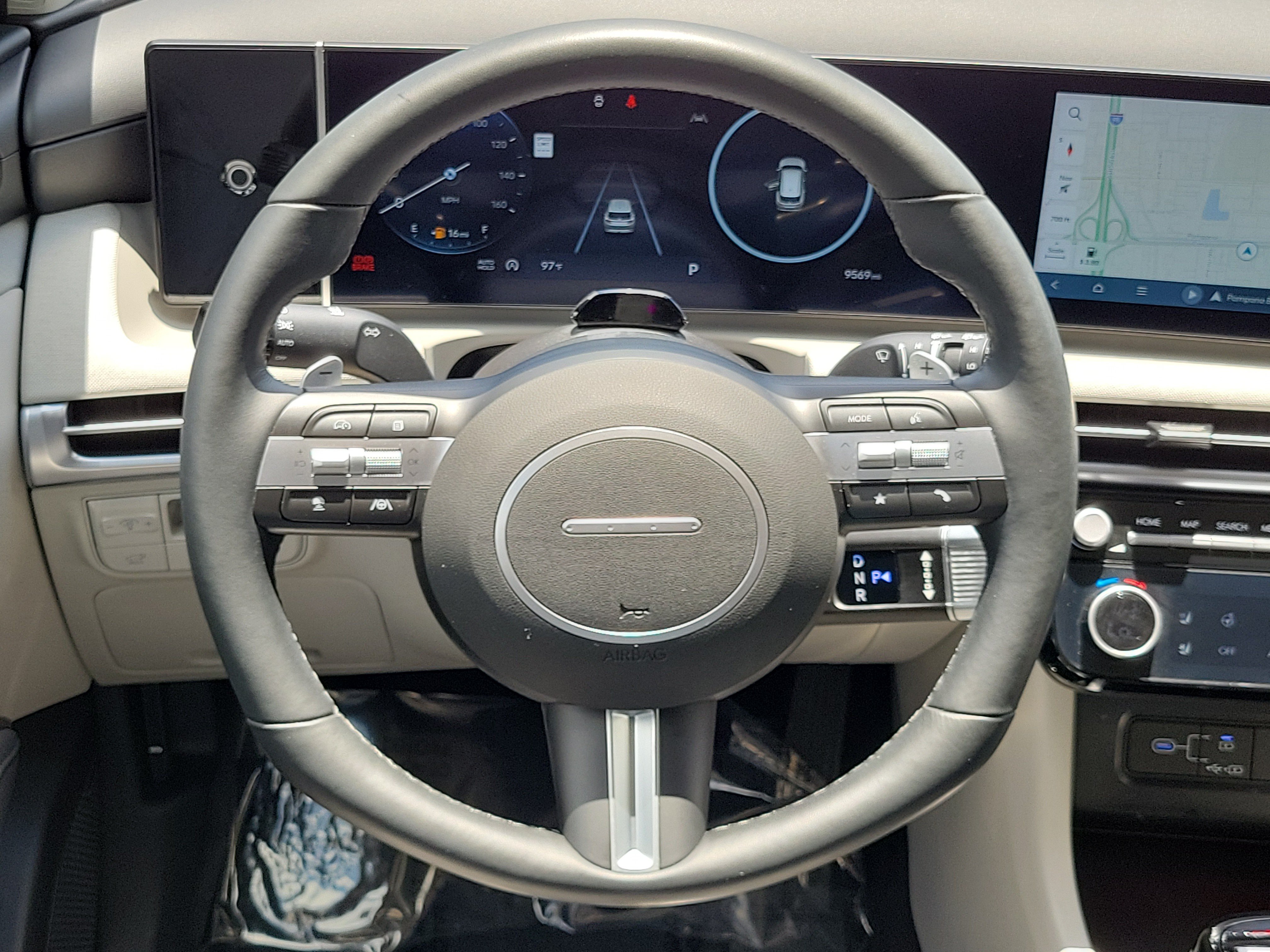 Used 2025 Hyundai Tucson Limited FWD image 19