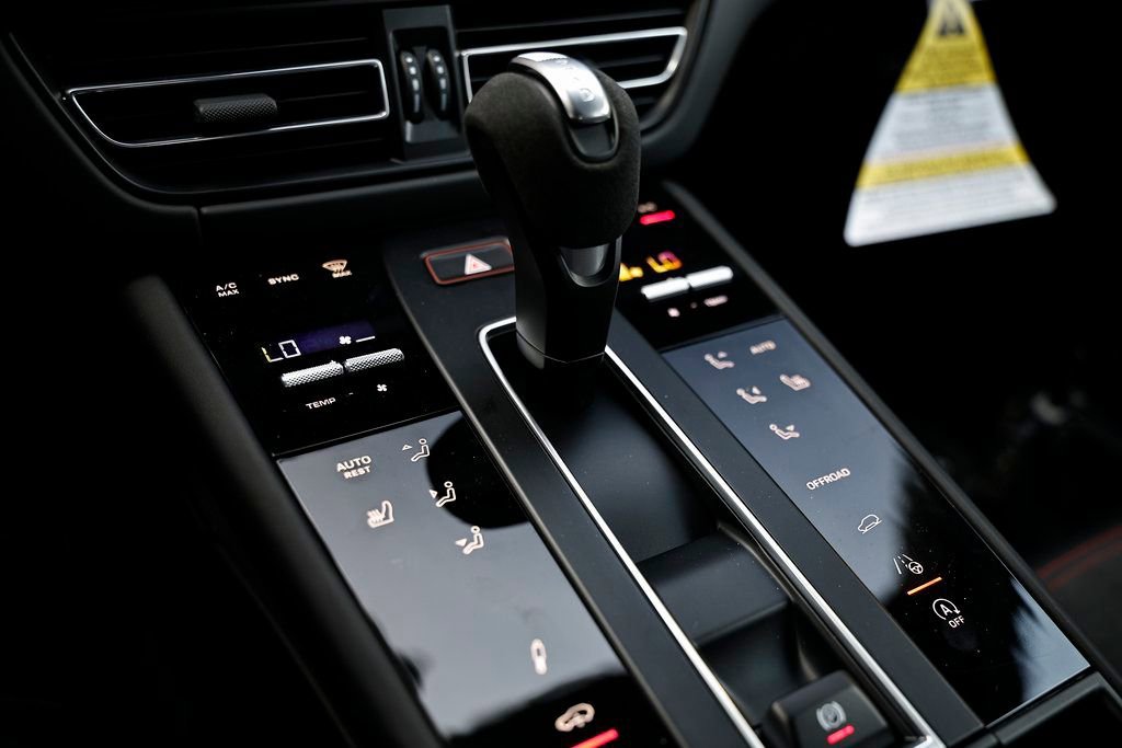 New 2026 Porsche Macan GTS image 39