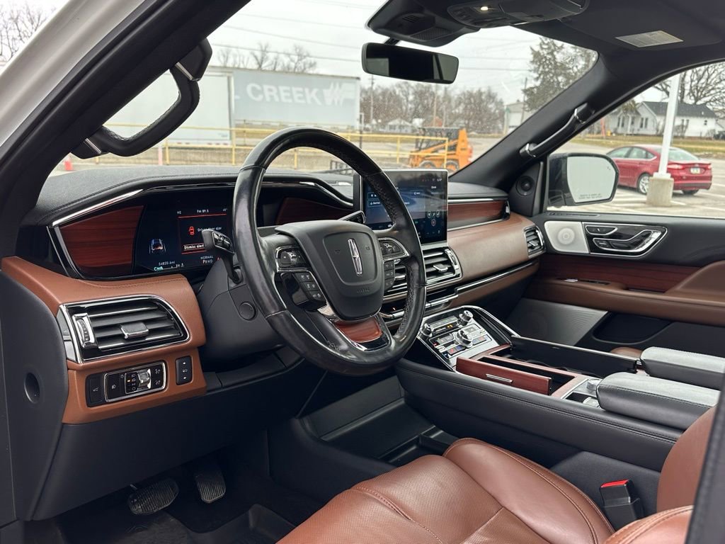 Used 2023 Lincoln Navigator L Reserve image 10