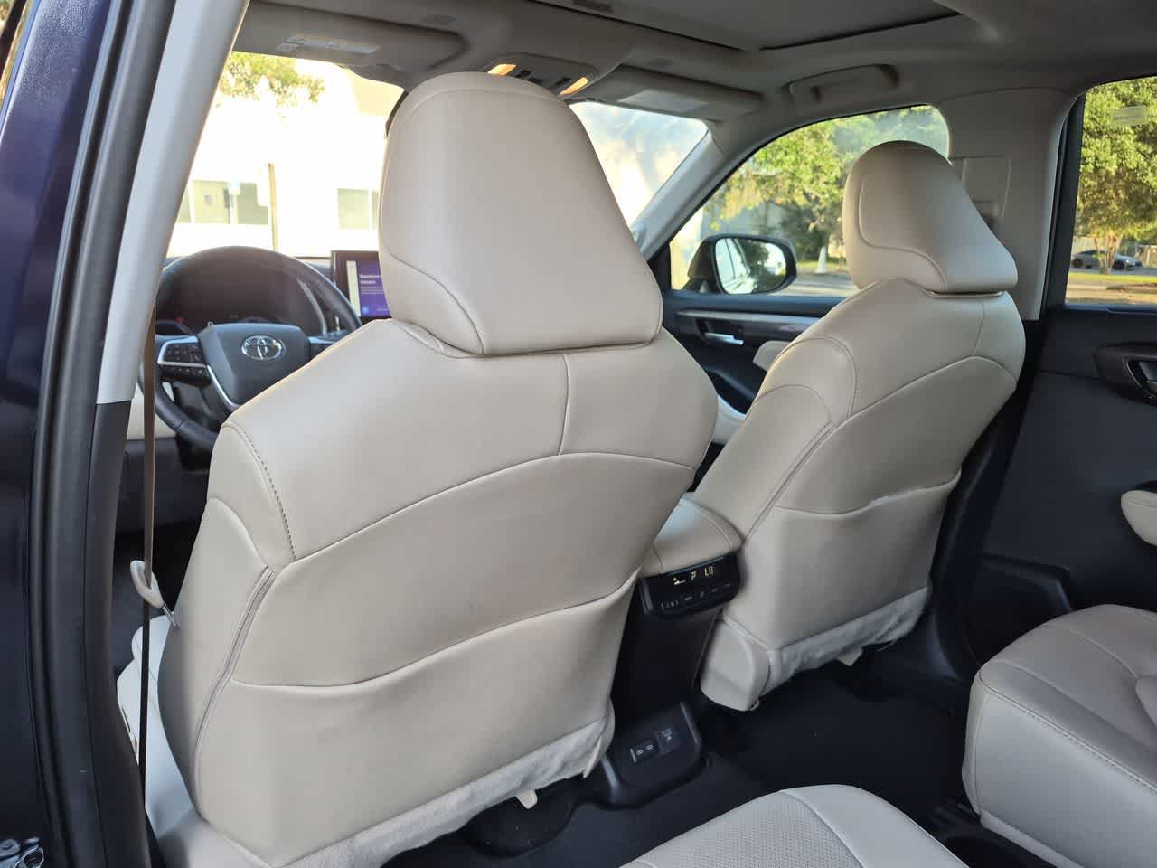 Used 2024 Toyota Highlander Limited AWD/4WD image 17