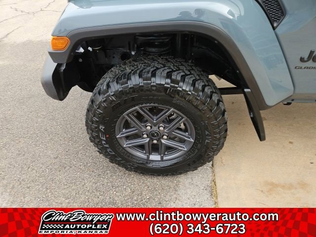 Used 2024 Jeep Gladiator Sport image 14