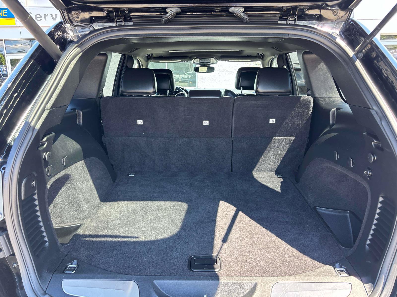 Certified 2018 Jeep Grand Cherokee Limited AWD/4WD image 16