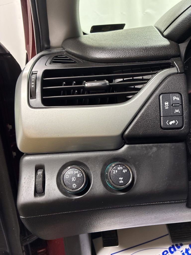 Used 2016 Chevrolet Suburban LTZ image 14