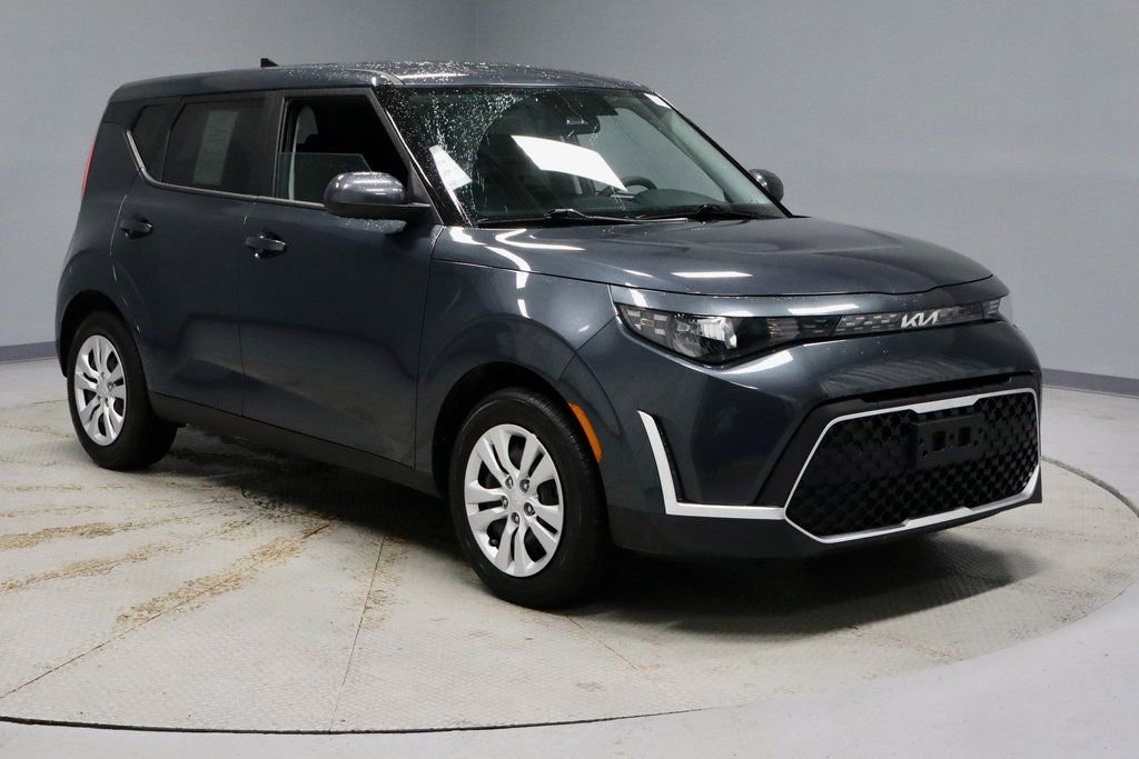 Used 2025 Kia Soul LX image 1