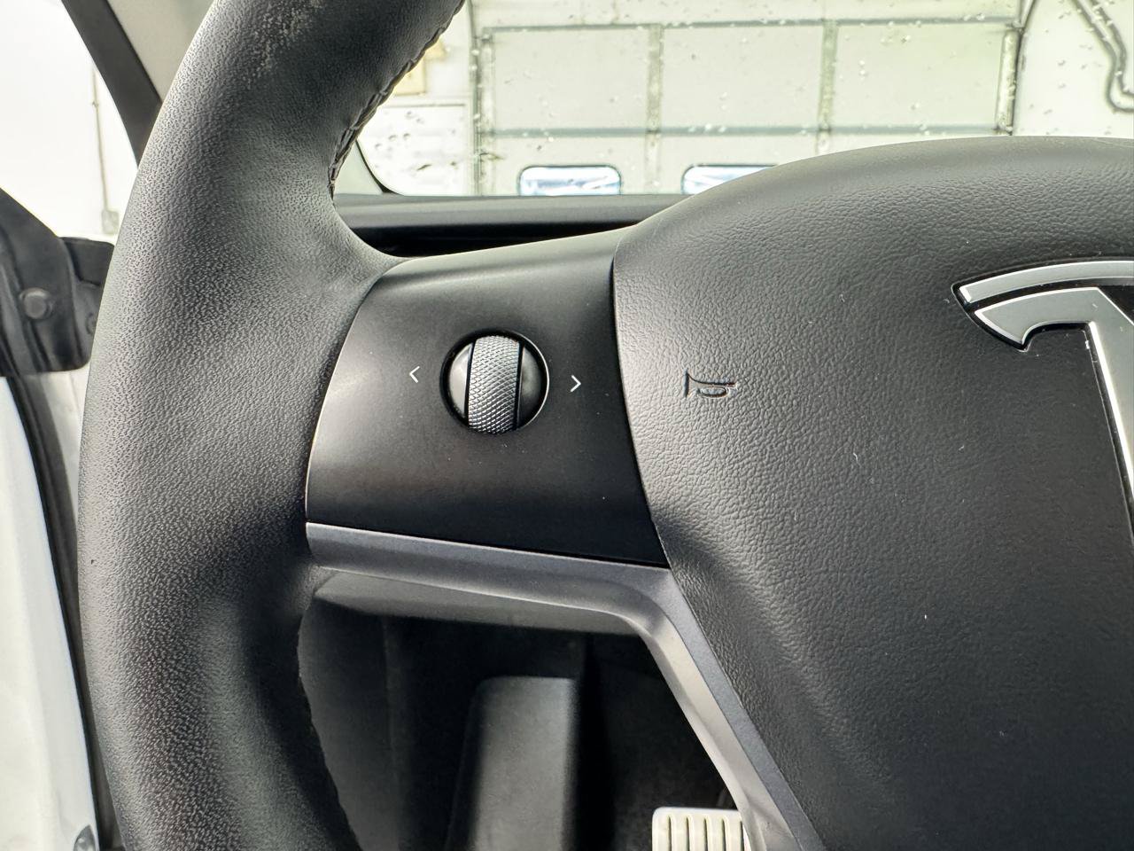 Used 2023 Tesla Model Y Performance AWD/4WD image 22