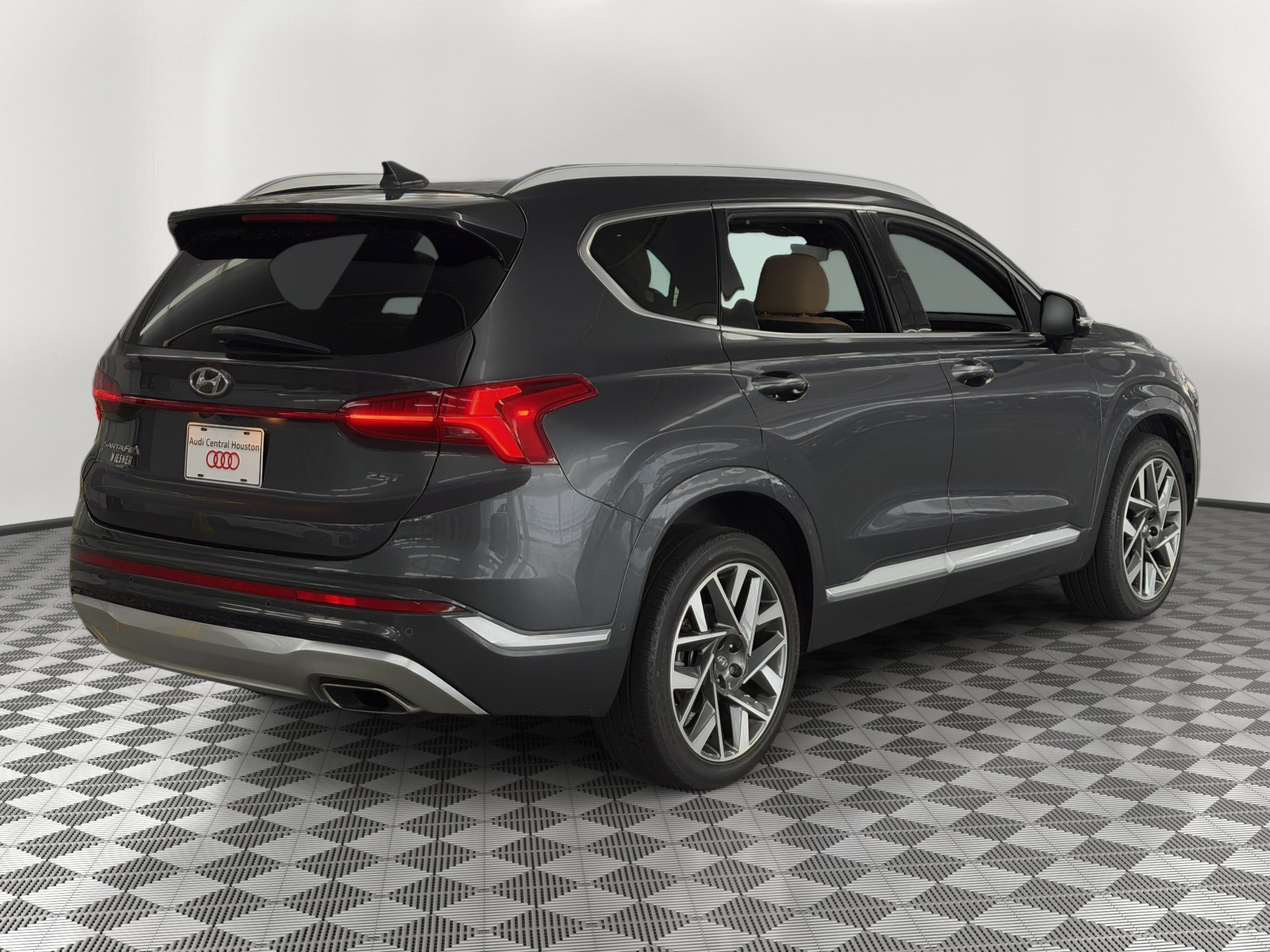 Used 2023 Hyundai Santa Fe Calligraphy FWD image 9
