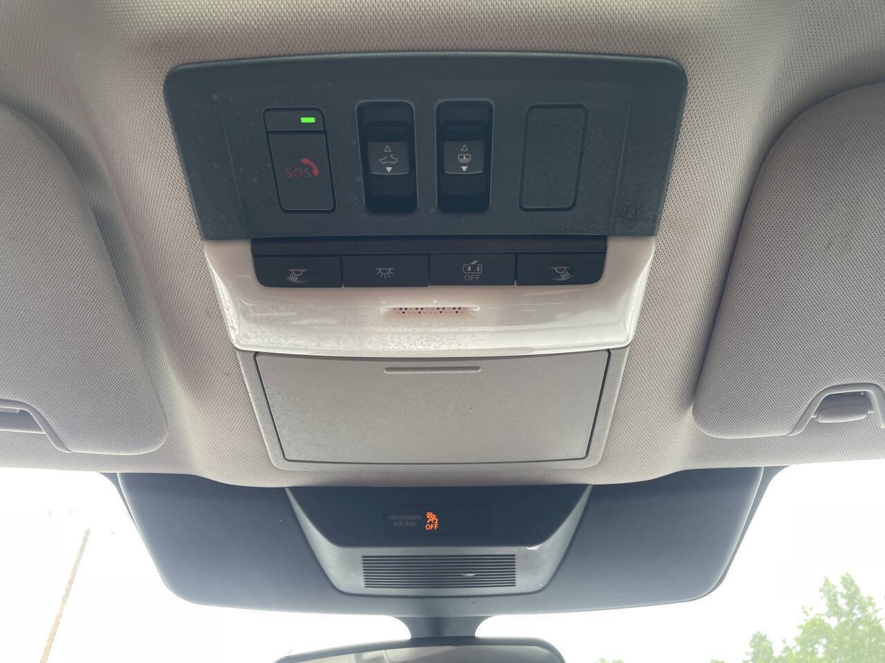Used 2022 Nissan Pathfinder SV w/ SV Premium Package FWD image 28