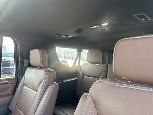 Used 2022 Chevrolet Suburban High Country image 22