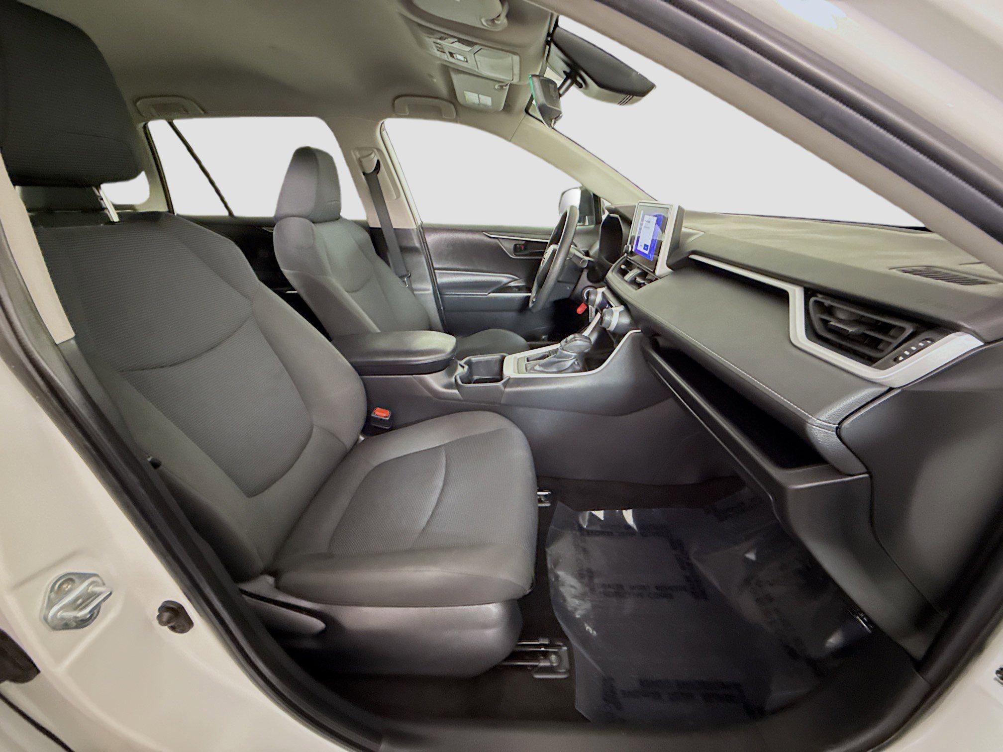 Used 2023 Toyota RAV4 LE image 28