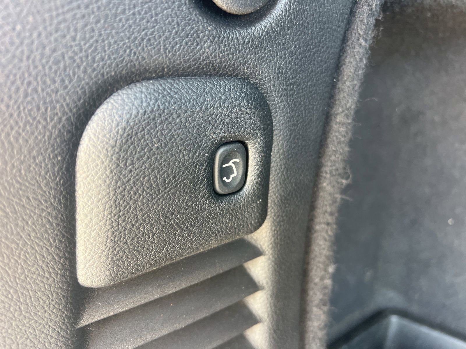 Used 2019 Dodge Durango GT RWD image 37