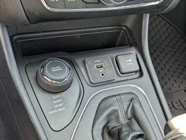 Used 2022 Jeep Cherokee Latitude image 29