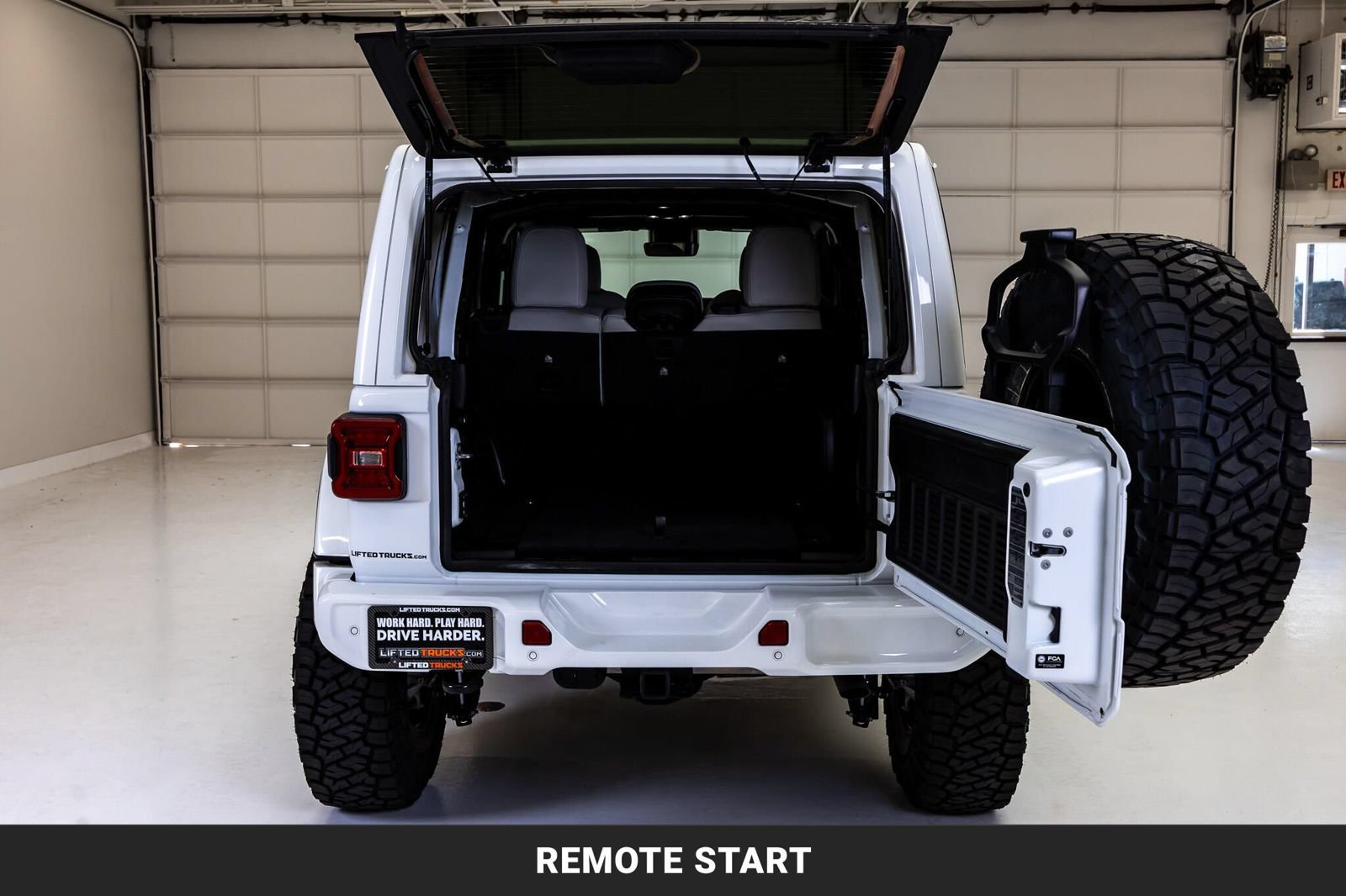 Used 2022 Jeep Wrangler Unlimited Sahara AWD/4WD image 9