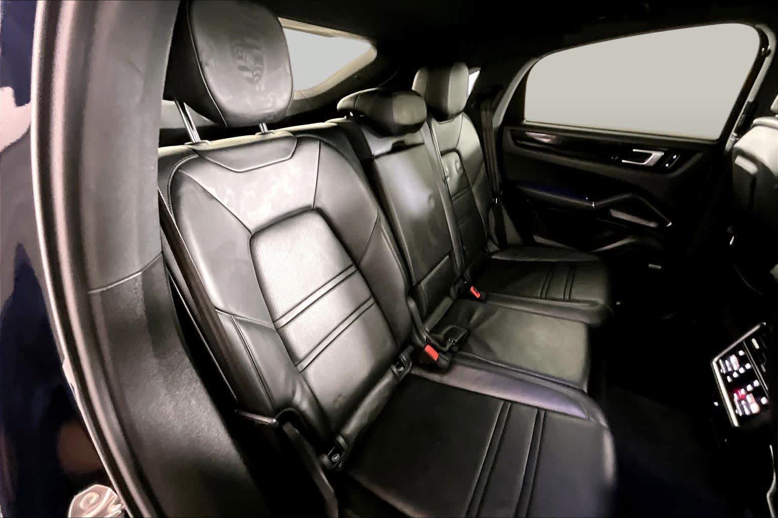 Used 2020 Porsche Cayenne AWD/4WD image 19