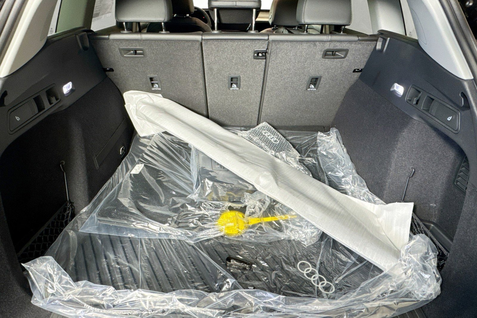 New 2025 Audi Q6 e-tron Premium image 23