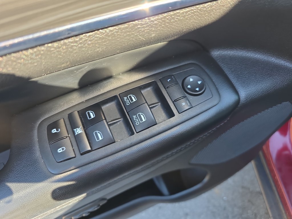Used 2021 Jeep Grand Cherokee Limited w/ Sun & Sound Group RWD image 18