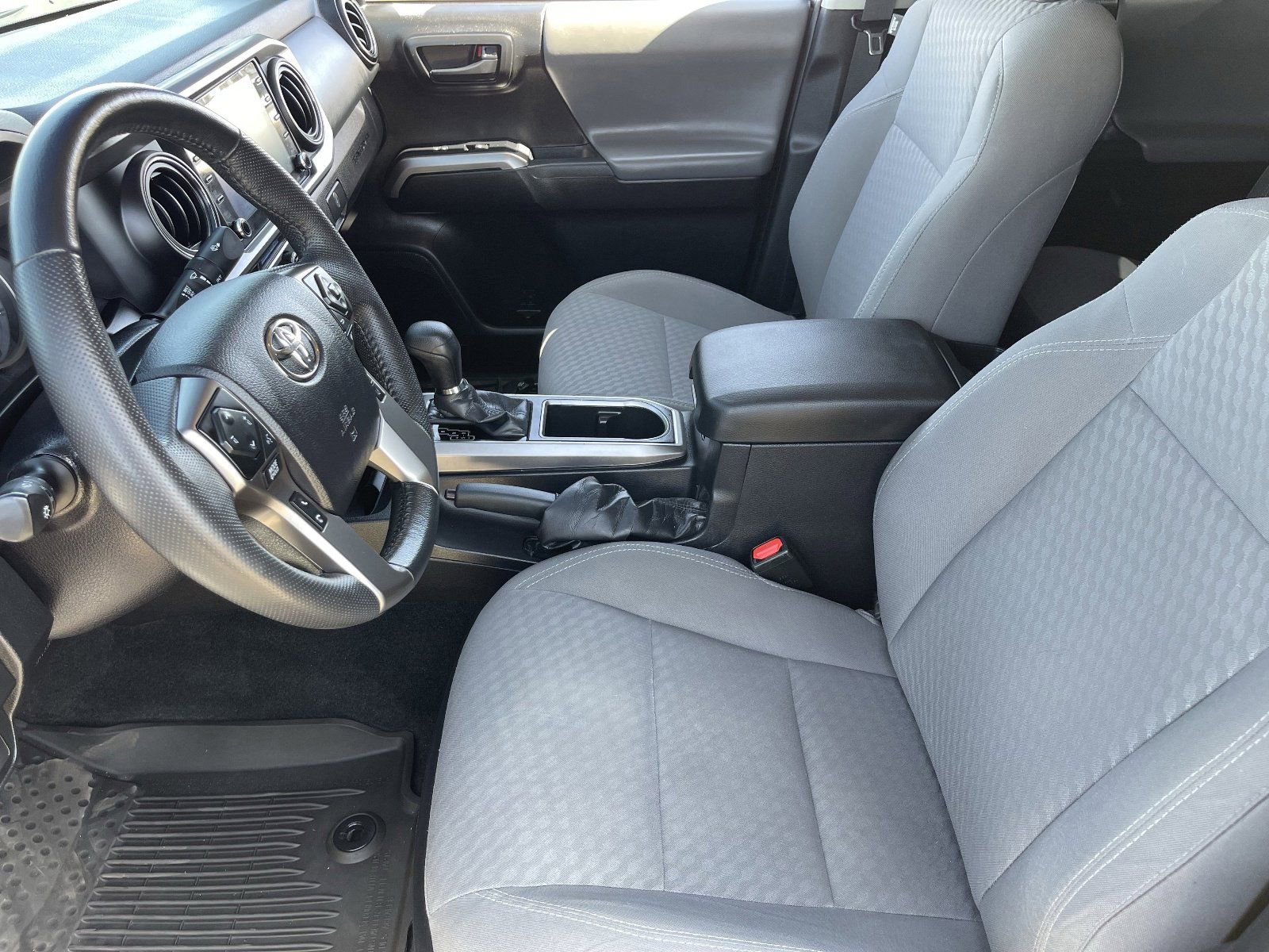 Used 2021 Toyota Tacoma SR5 RWD image 21