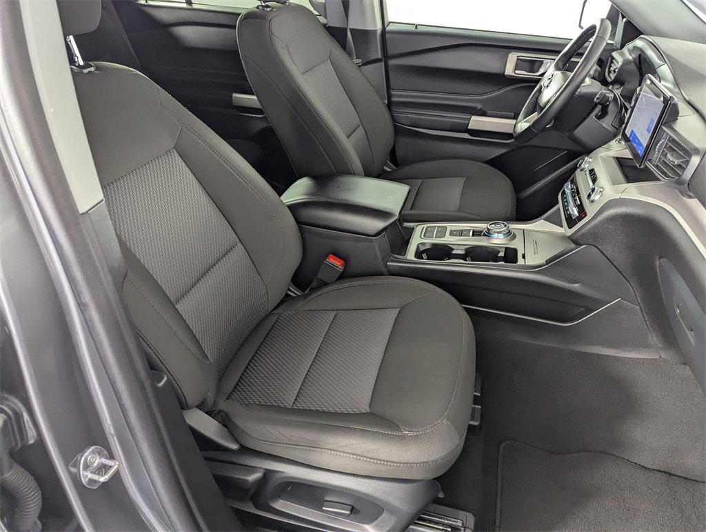 Used 2024 Ford Explorer XLT image 38