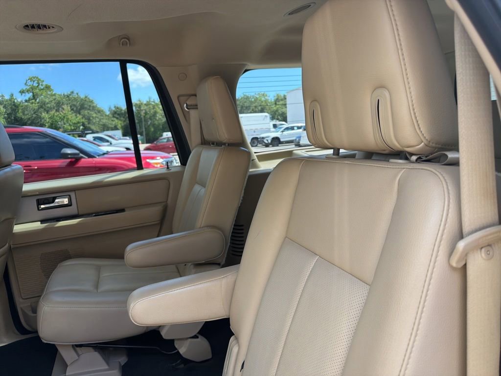 Used 2017 Ford Expedition EL Limited w/ Equipment Group 301A AWD/4WD image 11