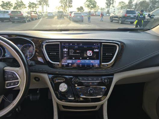 Used 2021 Chrysler Pacifica Limited w/ Premium & Safety Sphere Group image 12