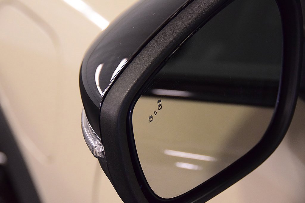 Used 2025 Ford Mustang Mach-E Select image 14