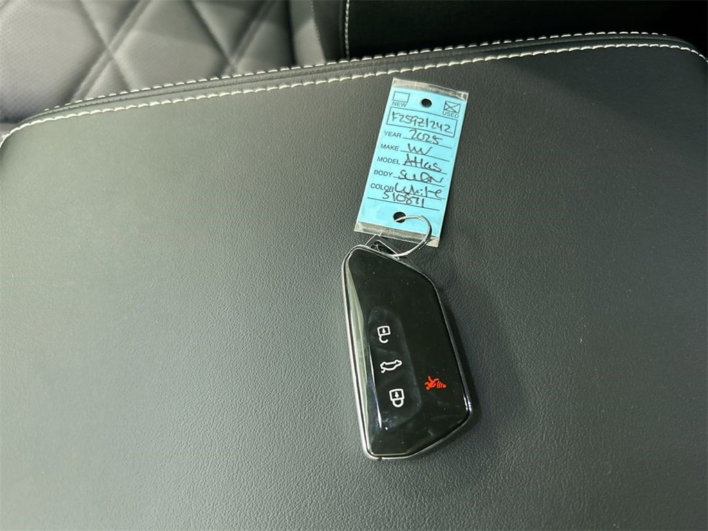 Certified 2025 Volkswagen Atlas SE image 18