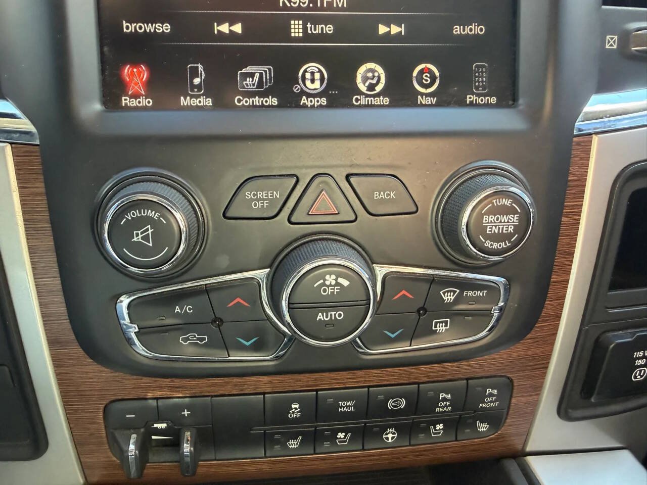 Used 2016 RAM 2500 Laramie AWD/4WD image 36