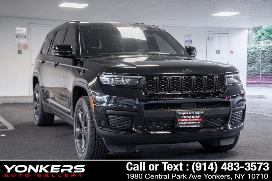 Used 2023 Jeep Grand Cherokee L Laredo AWD/4WD image 4