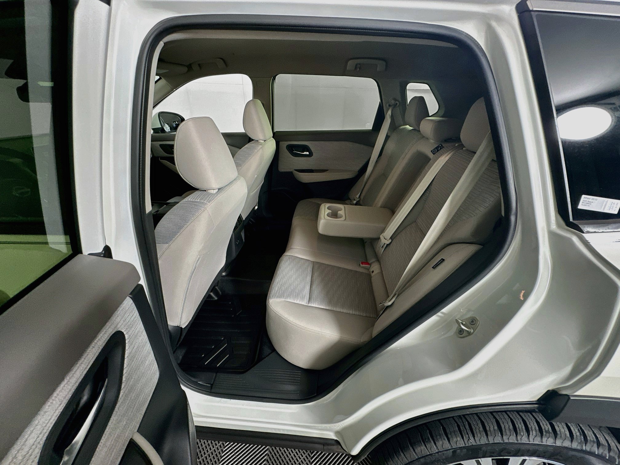 Used 2023 Nissan Rogue SV FWD image 26