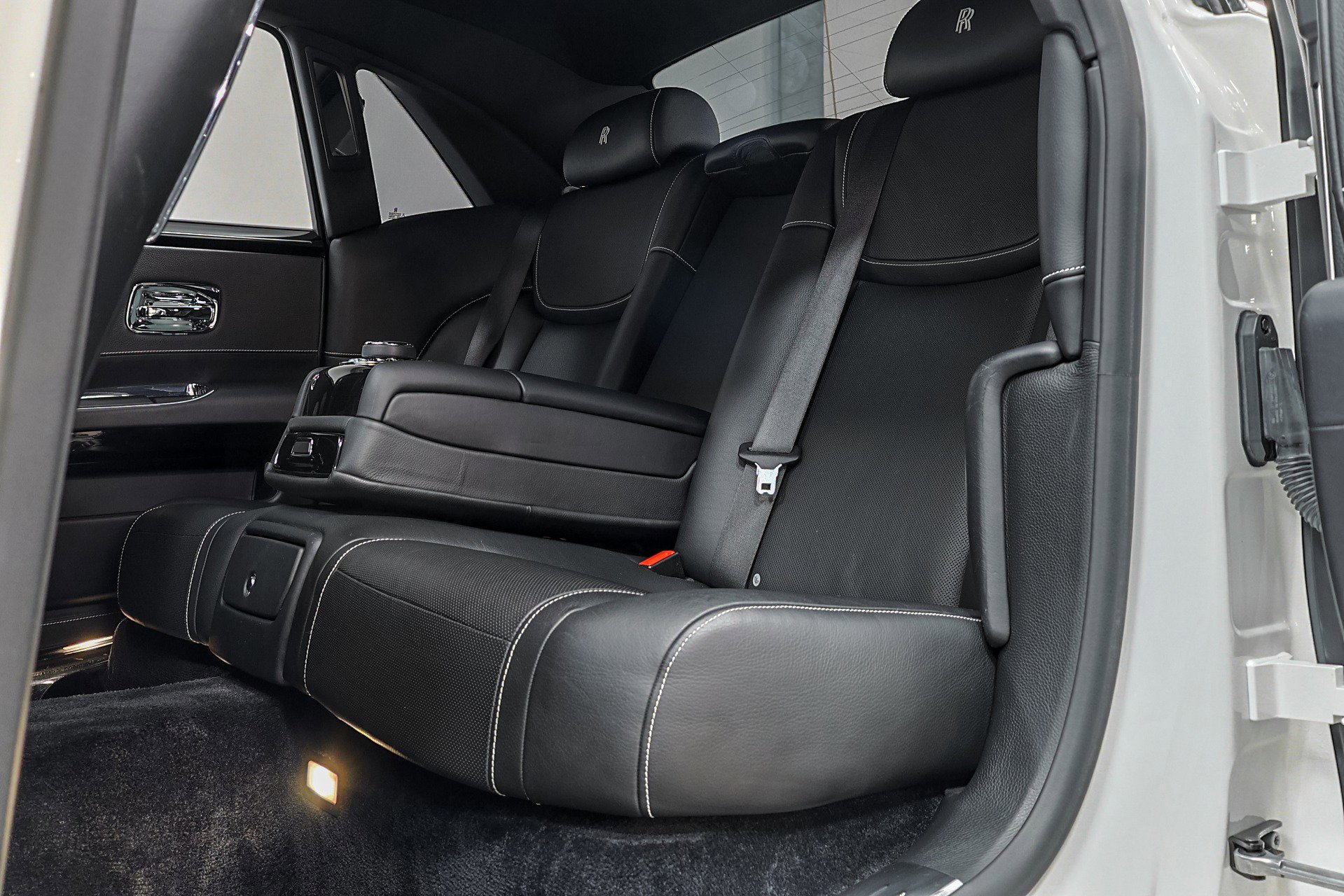 Used 2016 Rolls-Royce Ghost image 55