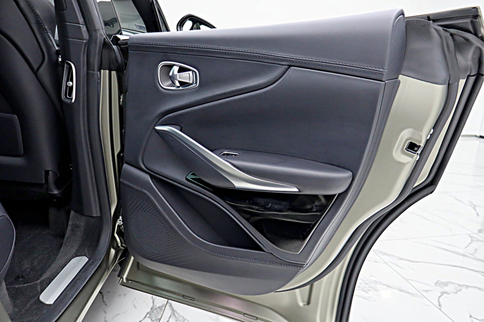 Used 2023 Aston Martin DBX 707 image 53