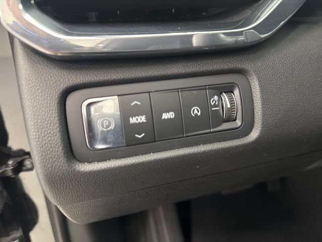 Used 2026 GMC Acadia Elevation w/ Elevation Premium Package AWD/4WD image 12